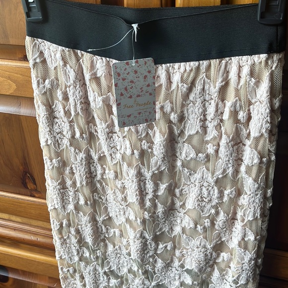 Free People - Picture 2 of 8